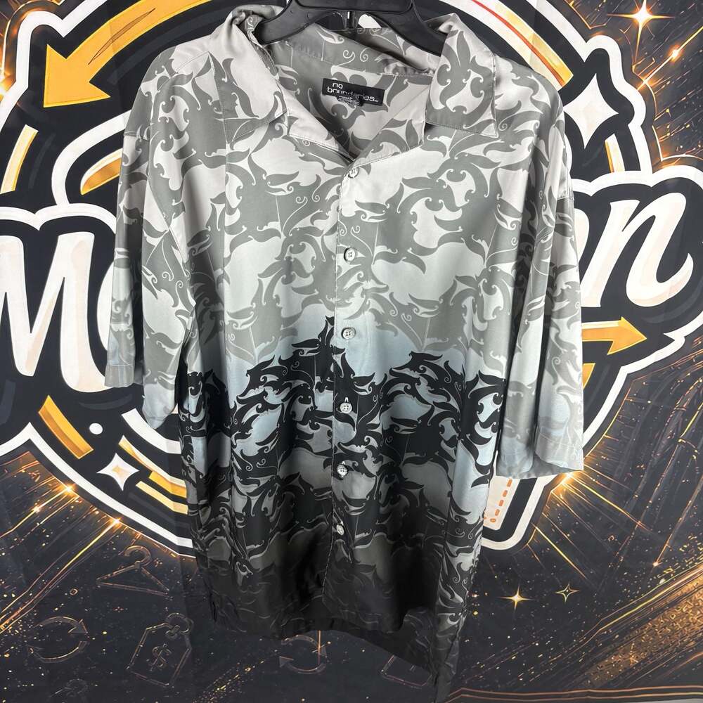 No Boundaries Men's Black and Gray Patterned Button-Up Shirt Large